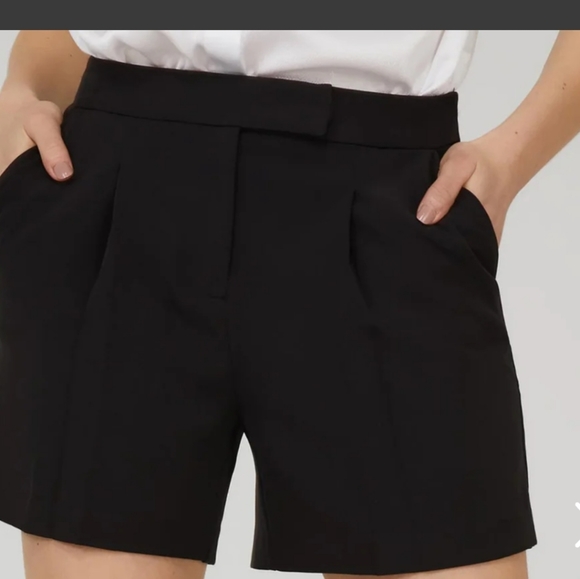 NWT pleated trouser short - Picture 2 of 10